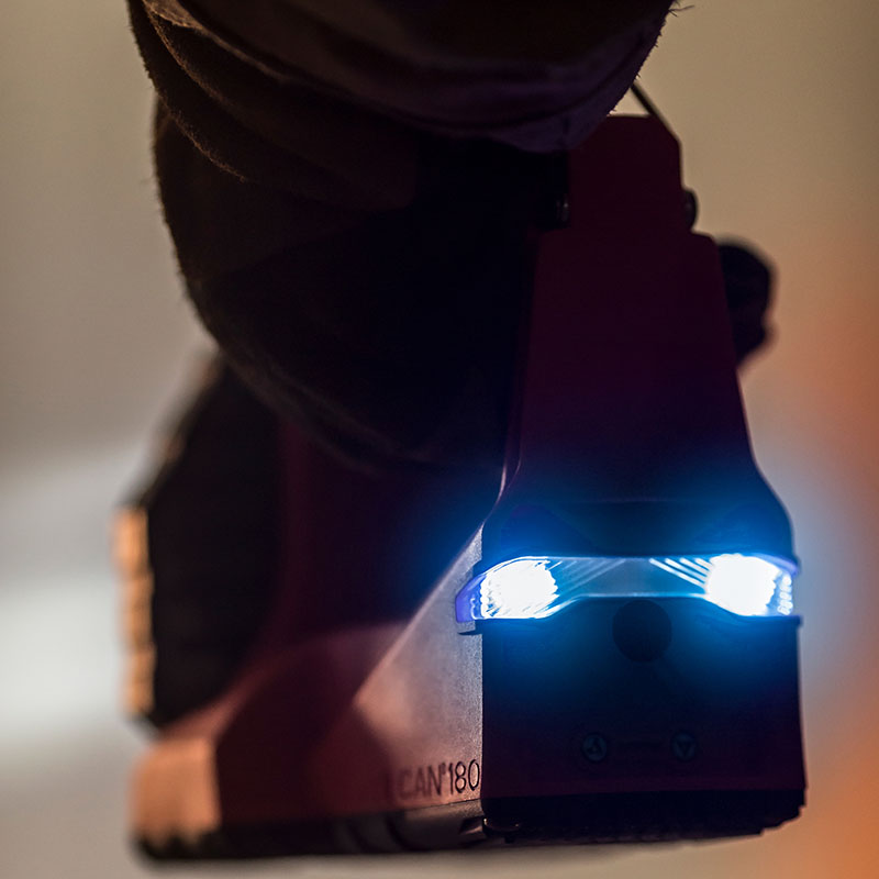 137090_Vulcan 180_Tylne światła