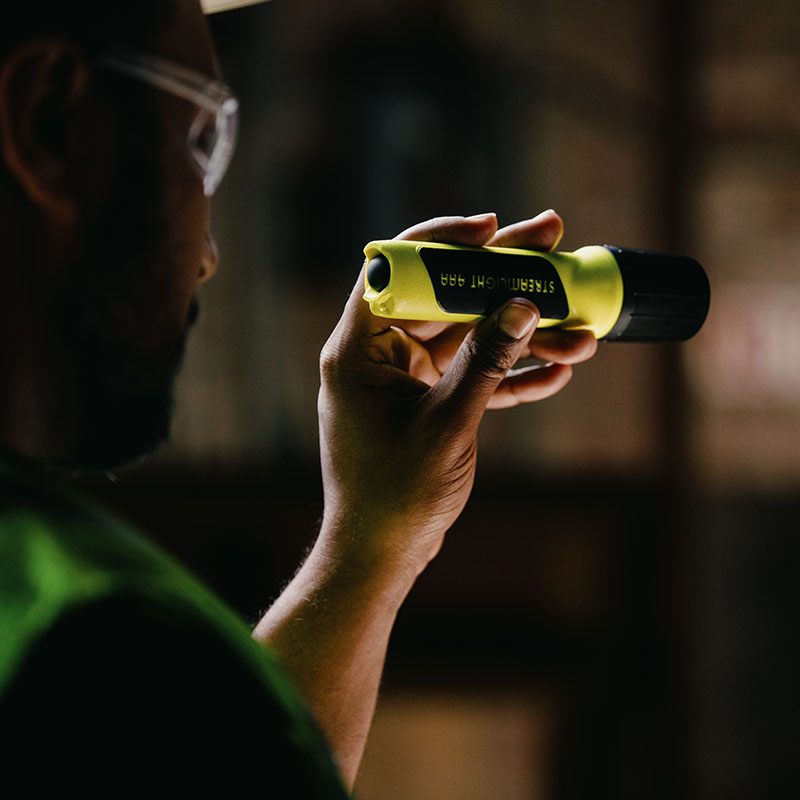 4AA ProPolymer® Lux | Division 1 Safety-Rated Flashlight