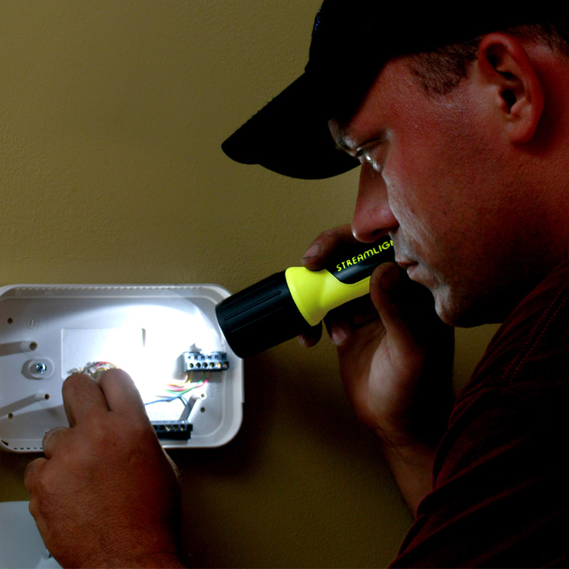 4AA ProPolymer® Lux | Division 1 Safety-Rated Flashlight