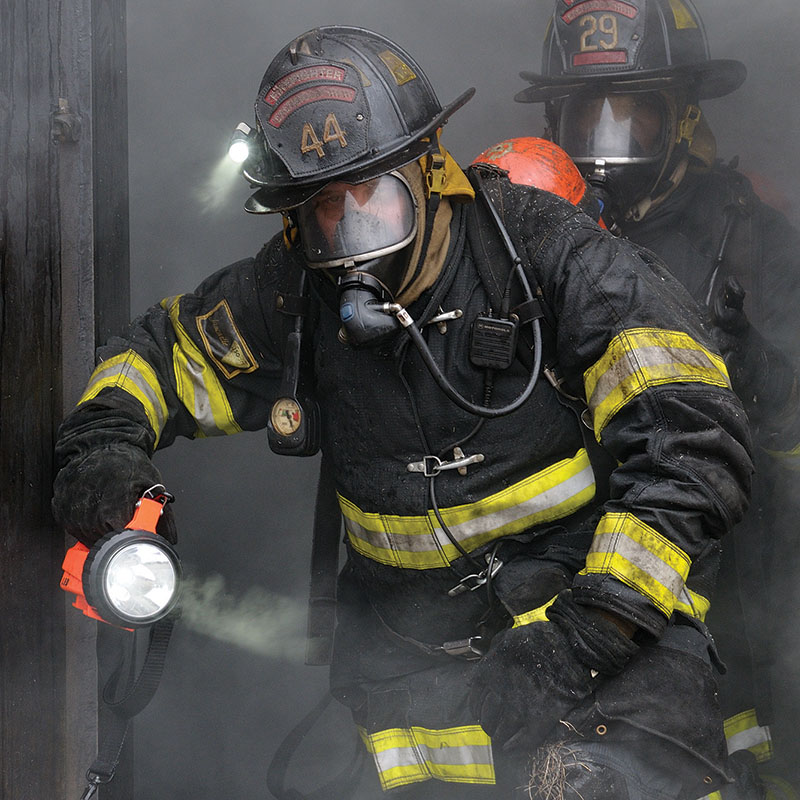 Fire Vulcan® LED | Firefighting Rechargeable Lantern | Streamlight®