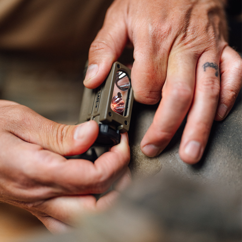 Sidewinder Compact® III | Tilting Head Flashlight | Streamlight®
