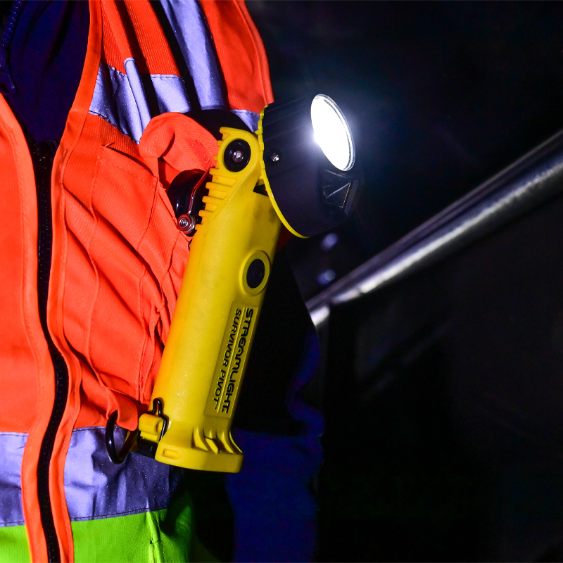 Survivor Pivot® USB | Intrinsically Safe Rechargeable Flashlight