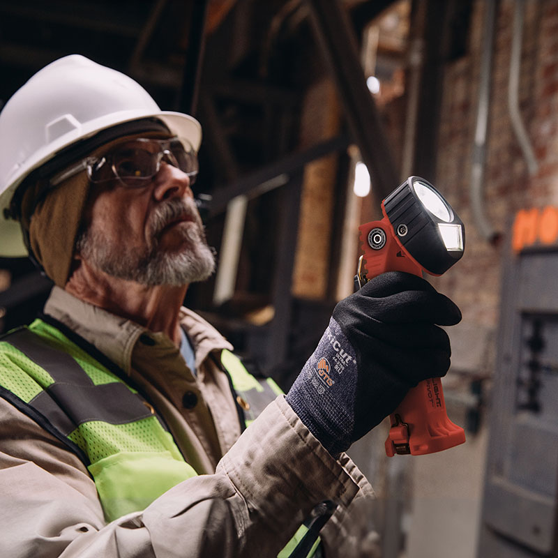 Survivor Pivot® | Intrinsically Safe Right Angle Flashlight