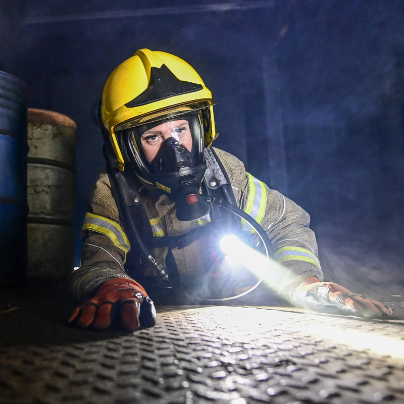Survivor Pivot® | Intrinsically Safe Right Angle Flashlight